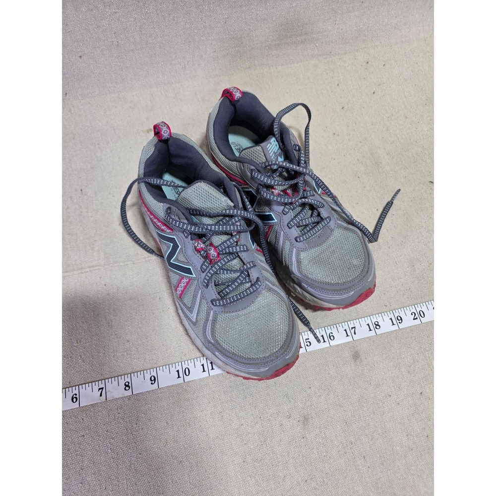 New Balance 410v5 Trail Running Shoes Womens 7.5 Grey Pink WT410CS5